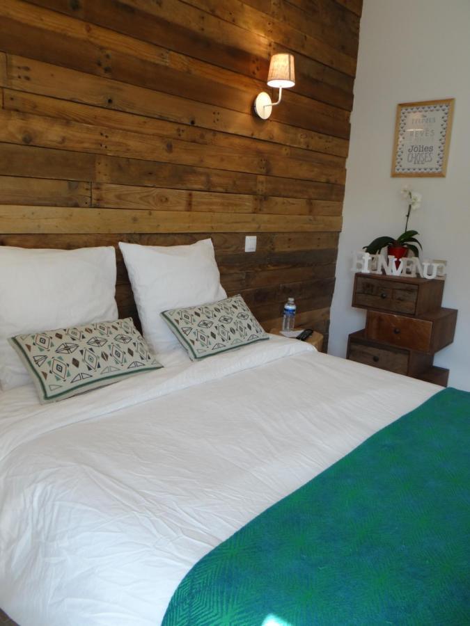 Les Marguerites Bed & Breakfast Champdolent Luaran gambar